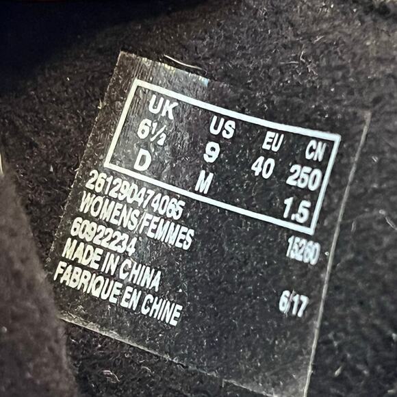 Clarks Collection Womens 9 Faded Black Suede Chunky Heel Bootie Ankle Boot - Picture 2 of 11